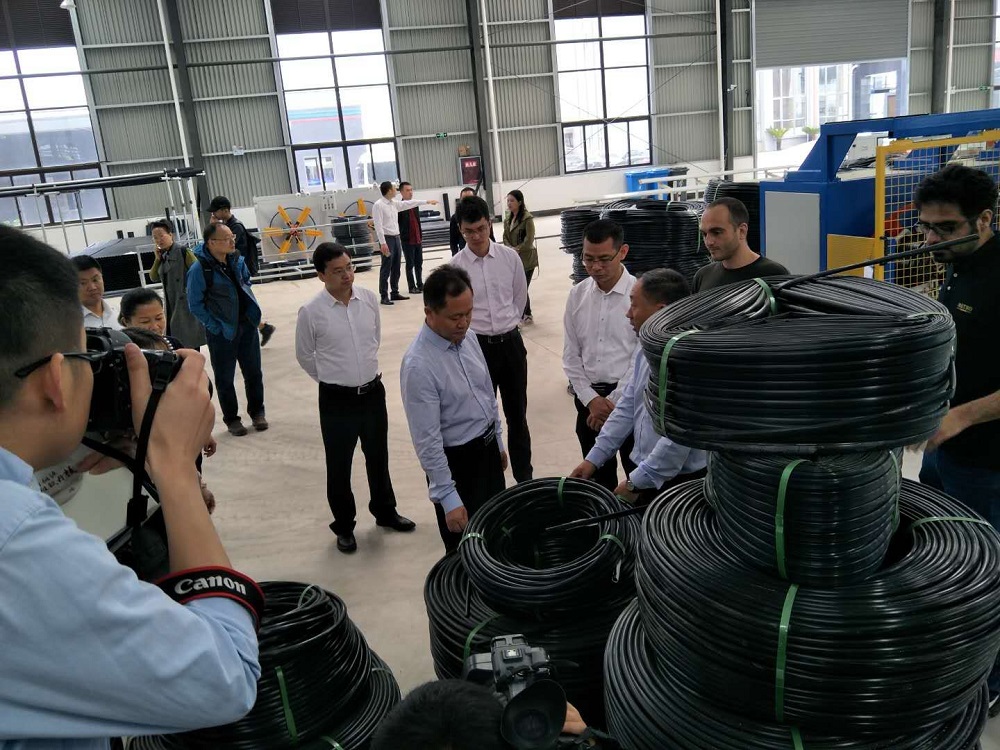 刘十庆考察2.jpg 刘十庆考察2.jpg